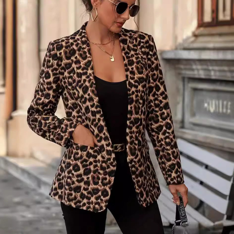 Damen modischer Blazer mit Leopardenmuster und taillierter Passform Heidi-Mode