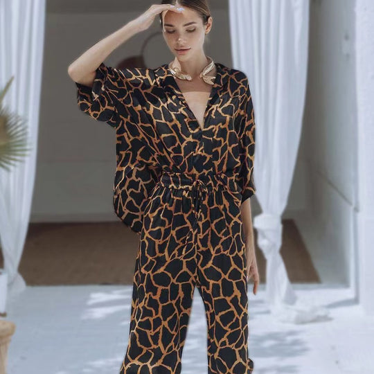 Damen Jumpsuit mit weit geschnittenen Beinen und elegantem Giraffenmuster Heidi-Mode