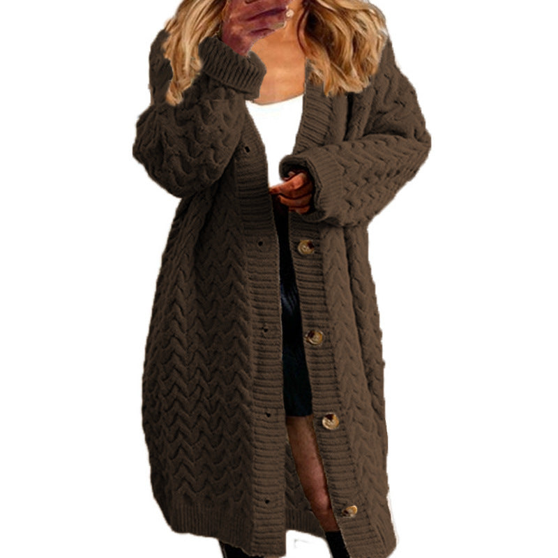 Damen Grobstrickjacke mit kunstvollem Zopfmuster und eleganten Knöpfen Heidi-Mode