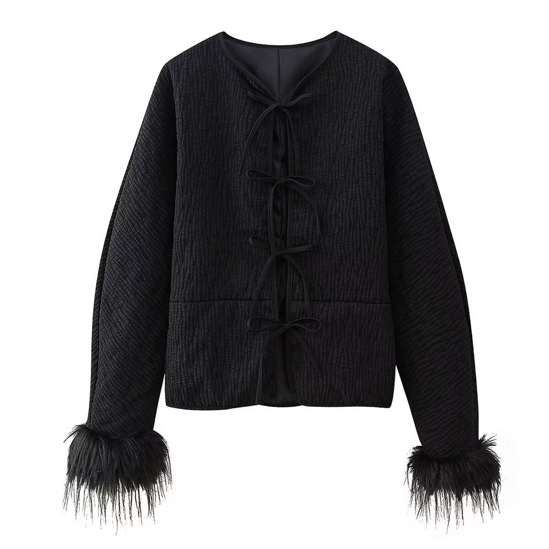 Damen modische Steppjacke mit raffiniertem Bindegürtel und eleganten Fuchsfell-Ärmeln Heidi-Mode