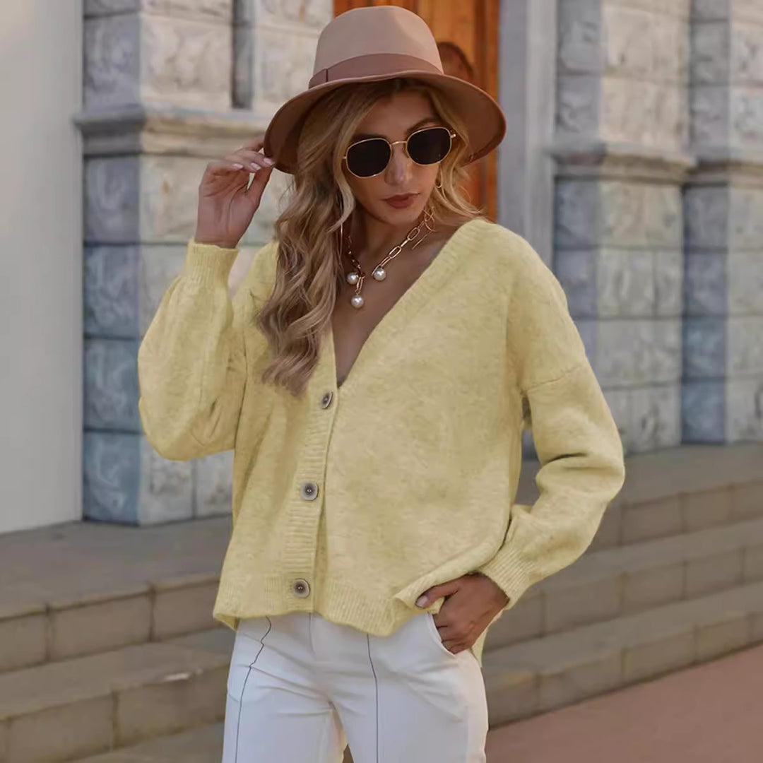 Damen Grobstrickcardigan mit lässigem V-Ausschnitt und dekorativen Knopfdetails Heidi-Mode