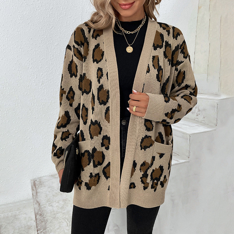 Damen modische Strickjacke mit Leopardenmuster und praktischen Taschen Heidi-Mode