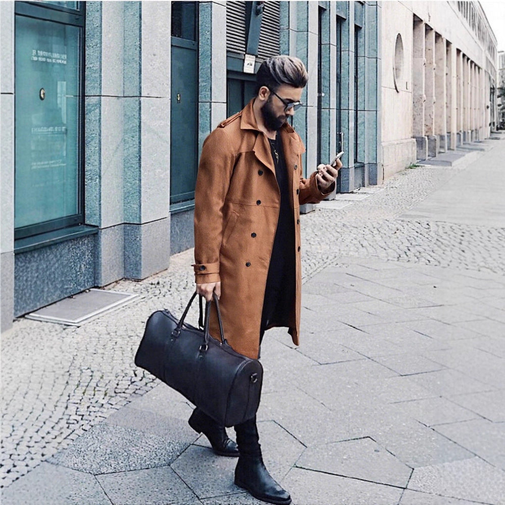 Herren Elegante Suede Trenchcoat mit doppelter Knopfleiste und praktischen Taschen Heidi-Mode