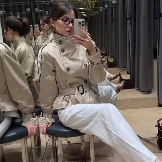 Damen Eleganter Kurz-Trenchcoat mit doppelter Knopfleiste und Taillengürtel Heidi-Mode