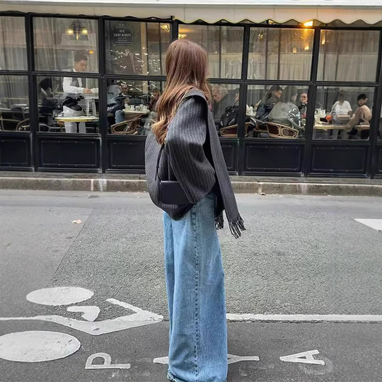 Damen modische Steppjacke mit asymmetrischem Kragen und einem eleganten Schal Heidi-Mode