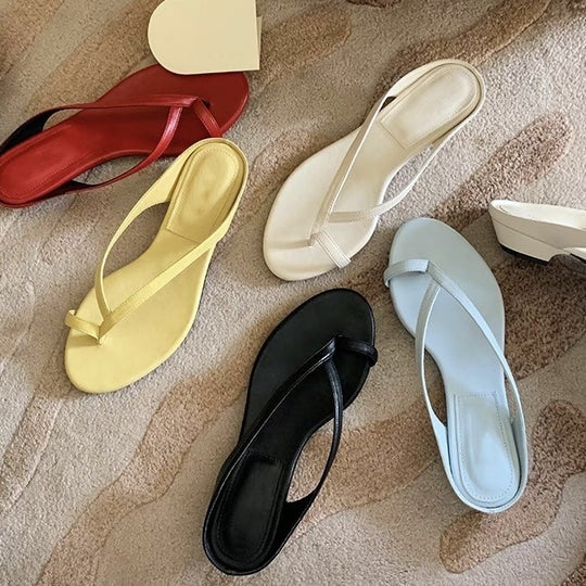Femme Minimalist Thong Sandalen Heidi-Mode