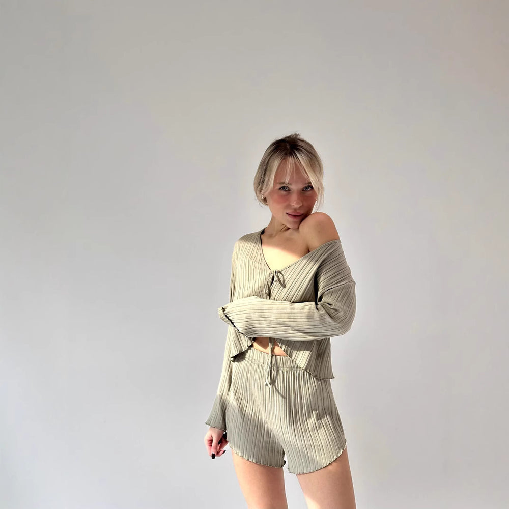 Damen Elegantes Cropped Oberteil mit schmeichelhaftem V-Ausschnitt und weit geschnittenen Ärmeln Heidi-Mode
