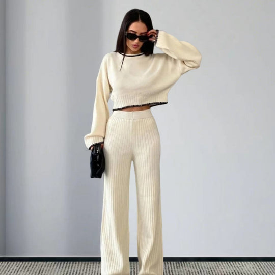 Damen elegantes Strickanzug mit weitem Bein und romantischen Ärmeln Heidi-Mode
