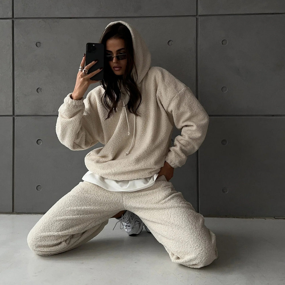 Damen Fleece-Loungewear-Set mit Taschen und Kapuze Heidi-Mode