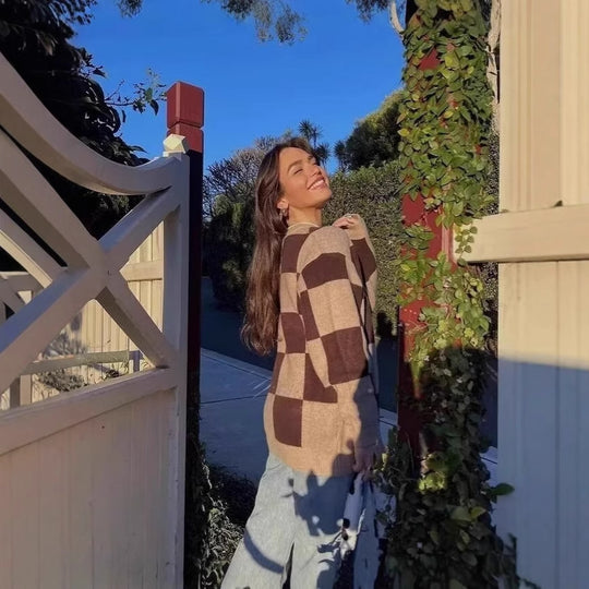Damen modischer Pullover mit grafischem Karomuster und Rundhalsausschnitt Heidi-Mode