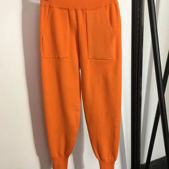 Damen modisches Karomuster Strickset mit Knopfdetail und lässigen Hosen Heidi-Mode