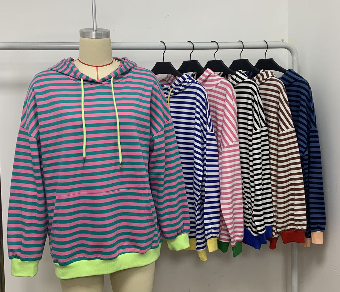 Damen gestreifter Kapuzenpullover mit stylischer Kängurutasche Heidi-Mode