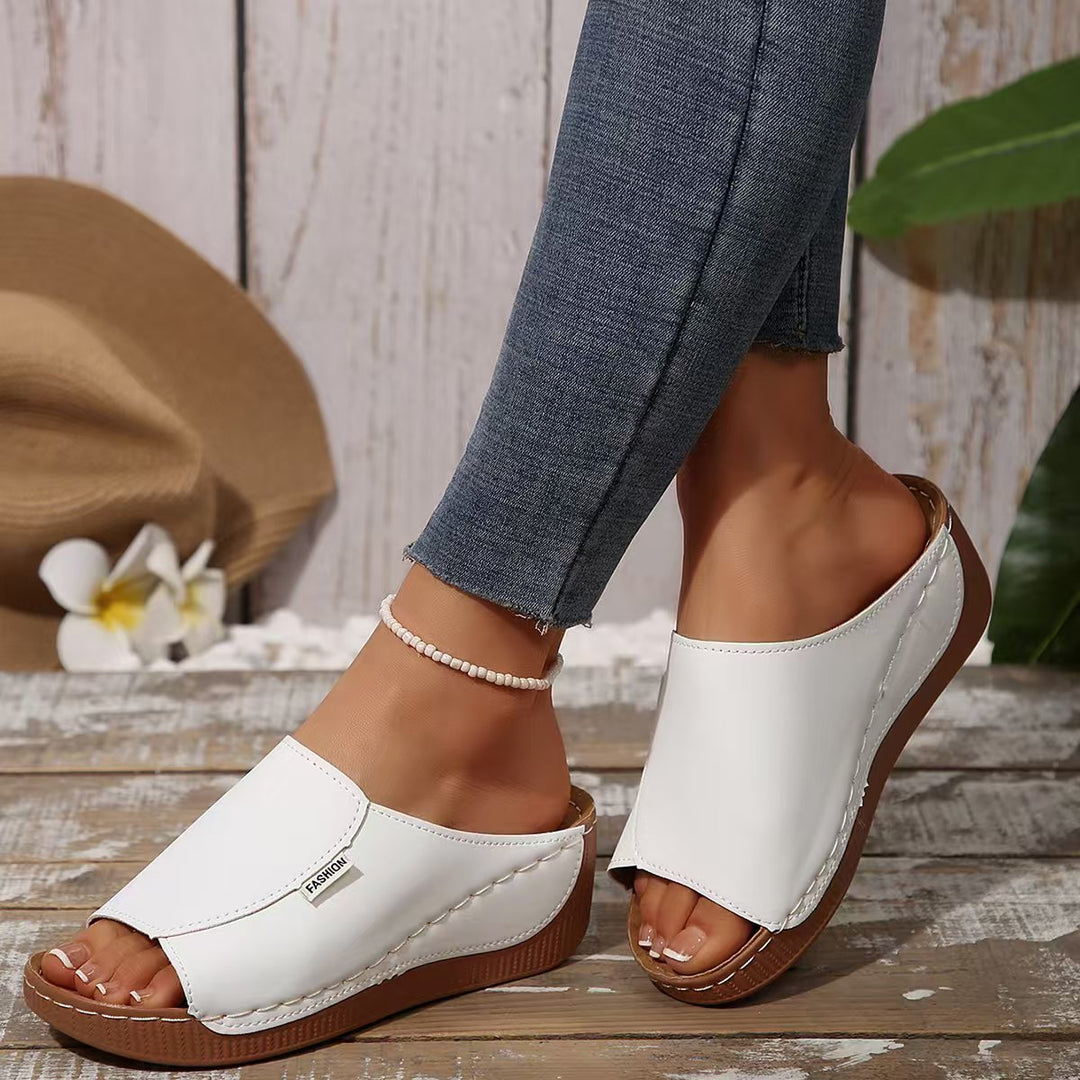 Damen Block-Sandalen mit modischem Schnitt und rutschfester Sohle Heidi-Mode
