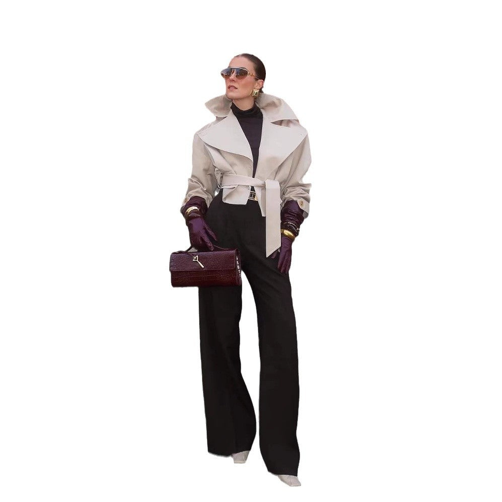 Damen stylischer Trenchcoat mit breitem Kragen und Gürteldetails Heidi-Mode