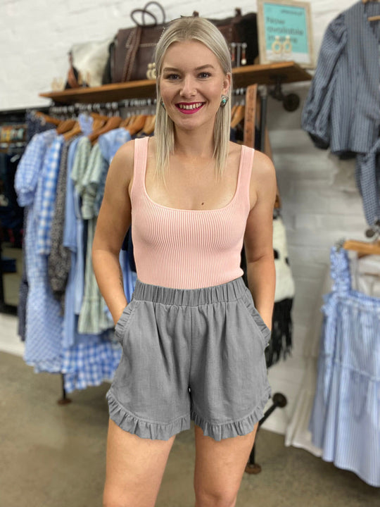 Damen Freizeitshorts mit Rüschendetails und praktischen Taschen Heidi-Mode