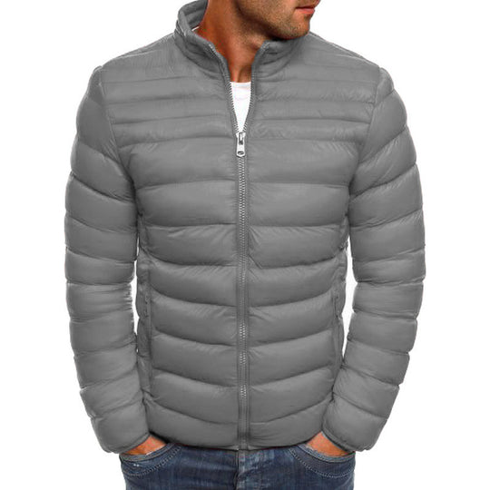 Herren modische Steppjacke mit hohem Kragen und seitlichen Reißverschlusstaschen Heidi-Mode