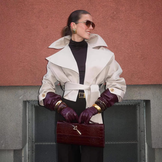 Damen stylischer Trenchcoat mit breitem Kragen und Gürteldetails Heidi-Mode