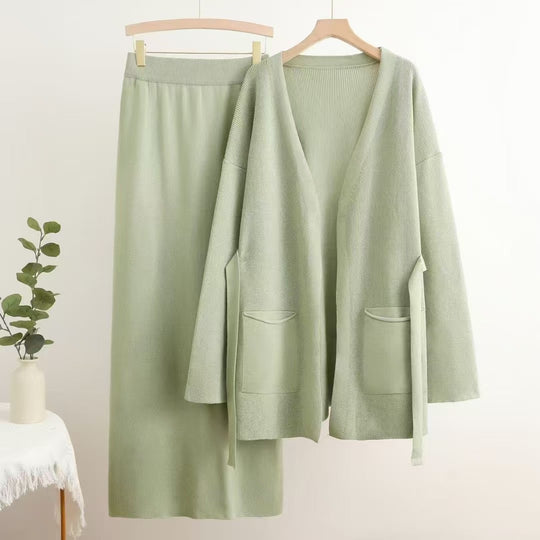 Damen lässiges Strickensemble mit tiefem V-Ausschnitt und praktischen Taschen Heidi-Mode