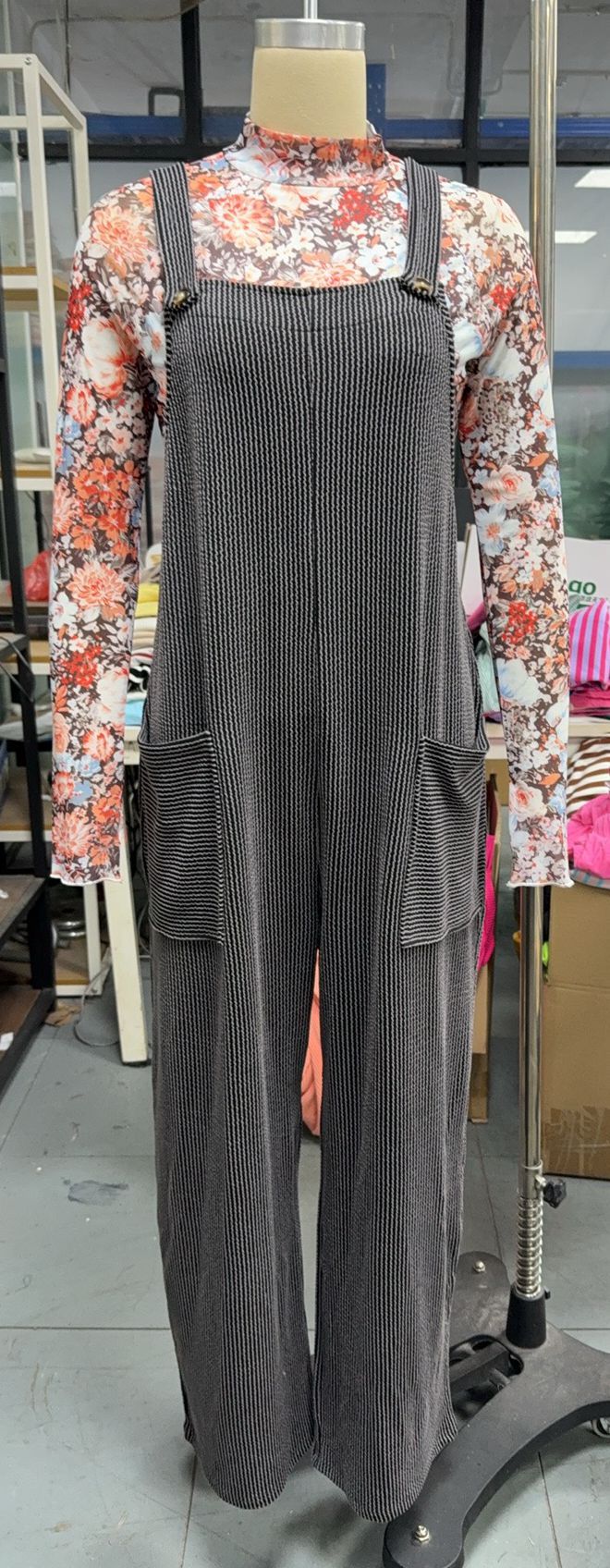 Damen lässiger Cord-Overall mit praktischen Taschen und breiten Beinen Heidi-Mode