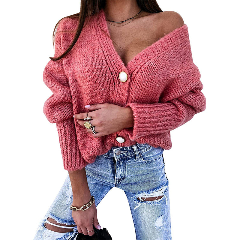 Damen Kuscheliger Cardigan mit tiefem V-Ausschnitt und dekorativen Knöpfen Heidi-Mode