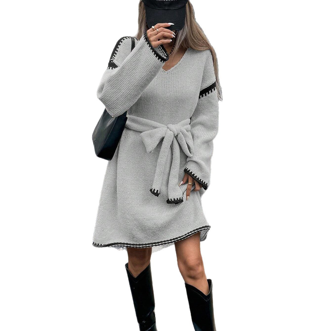 Damen Strickkleid mit Gürtel und V-Ausschnitt Heidi-Mode