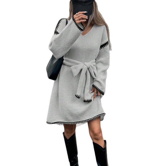 Damen Strickkleid mit Gürtel und V-Ausschnitt Heidi-Mode