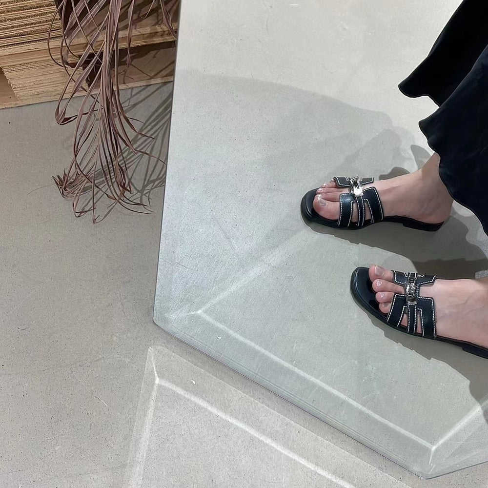 Frauen stylische flache Slide-Sandalen mit dekorativen Riemen Heidi-Mode