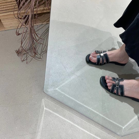 Frauen stylische flache Slide-Sandalen mit dekorativen Riemen Heidi-Mode