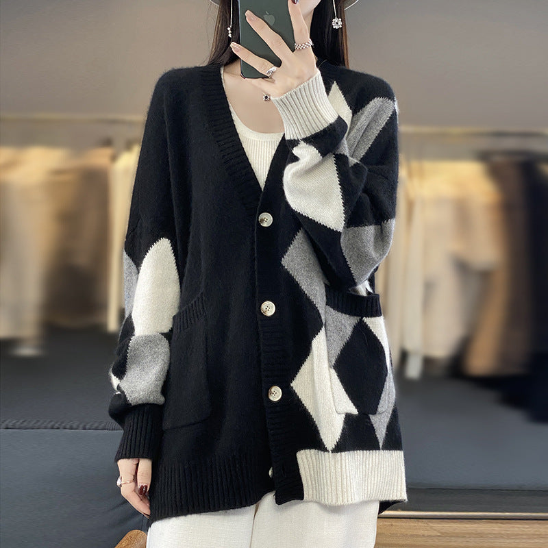 Damen Grobstrickjacke mit modernem Karomuster und praktischen Taschen Heidi-Mode