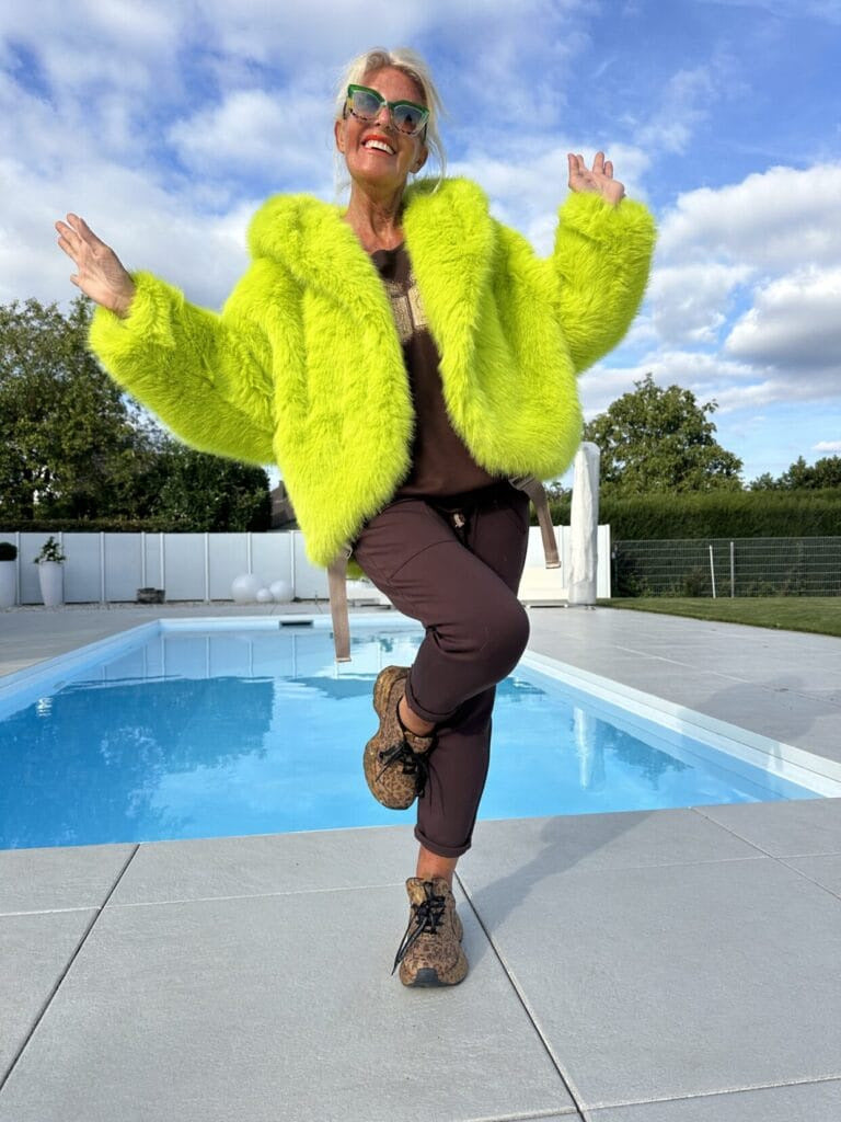 Damen Modische Fleecejacke mit weich gefüttertem Kragen und weitem Schnitt Heidi-Mode