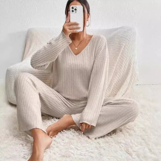 Damen Gemütlicher Strickanzug mit V-Ausschnitt und Rippstruktur Heidi-Mode
