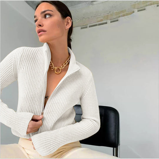 Damen Strickjacke mit hohem Kragen und innovativem Zipper Heidi-Mode