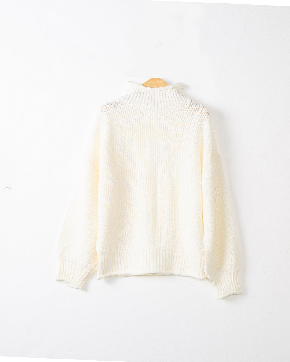 Damen modischer Pullover mit hohem Kragen und strukturierter Textur Heidi-Mode