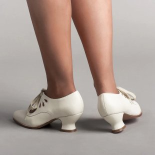 Damen Elegante Schnürpumps mit moderner Öffnung und klassischem Design Heidi-Mode