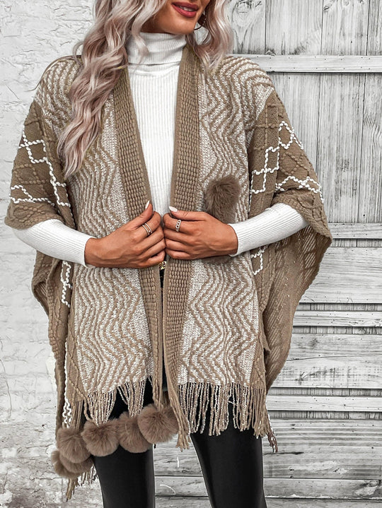 Heidi-Mode | Cape Schal Cardigan Wolle Strick Übergröße Fransen Saum V-Ausschnitt Boho Stil