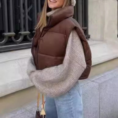 Damen cropped Daunenweste mit hohem Kragen und praktischen Taschen Heidi-Mode