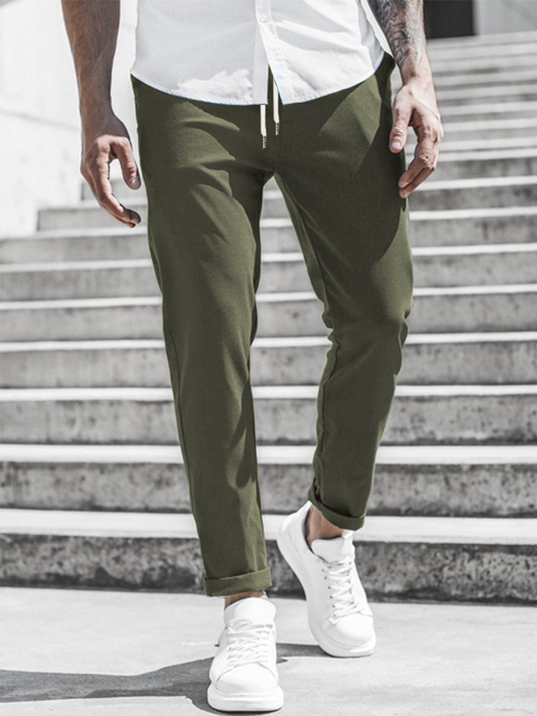 Herren Sportliche Chino-Hose mit flexiblem Bund und modernen Details Heidi-Mode