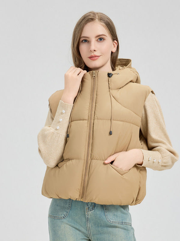 Damen gesteppte Weste mit abnehmbarer Kapuze und seitlichen Eingrifftaschen Heidi-Mode