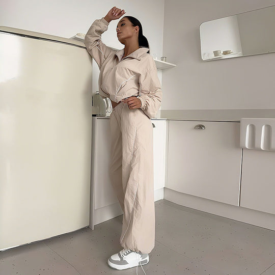 Damen Sportliche Oberbekleidungs-Kombination mit Windjacke und weiteren Beinkleid Heidi-Mode