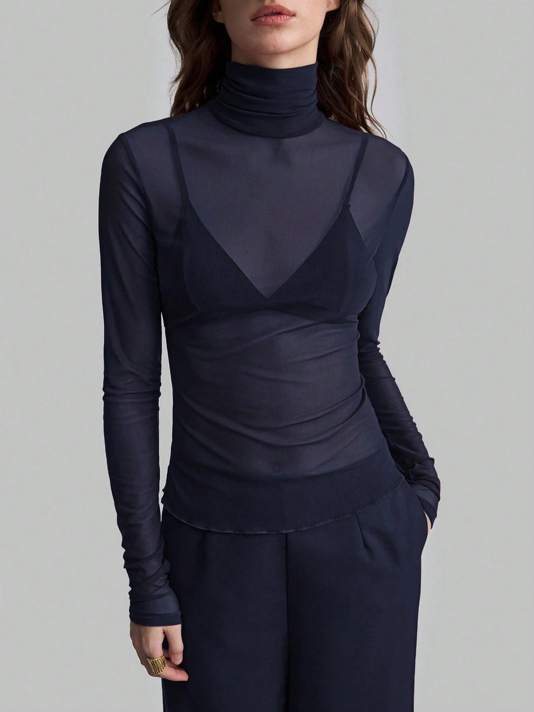 Damen Transparente Turtleneck-Bluse mit figurformendem Schnitt Heidi-Mode