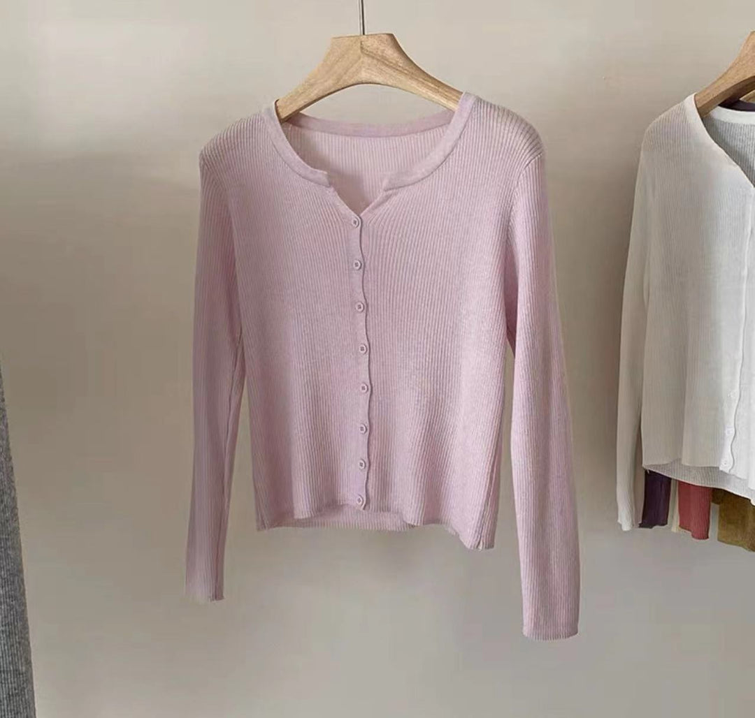 Damen figurbetonte Strickjacke mit elegantem Knopfverschluss und feiner Rippstruktur Heidi-Mode