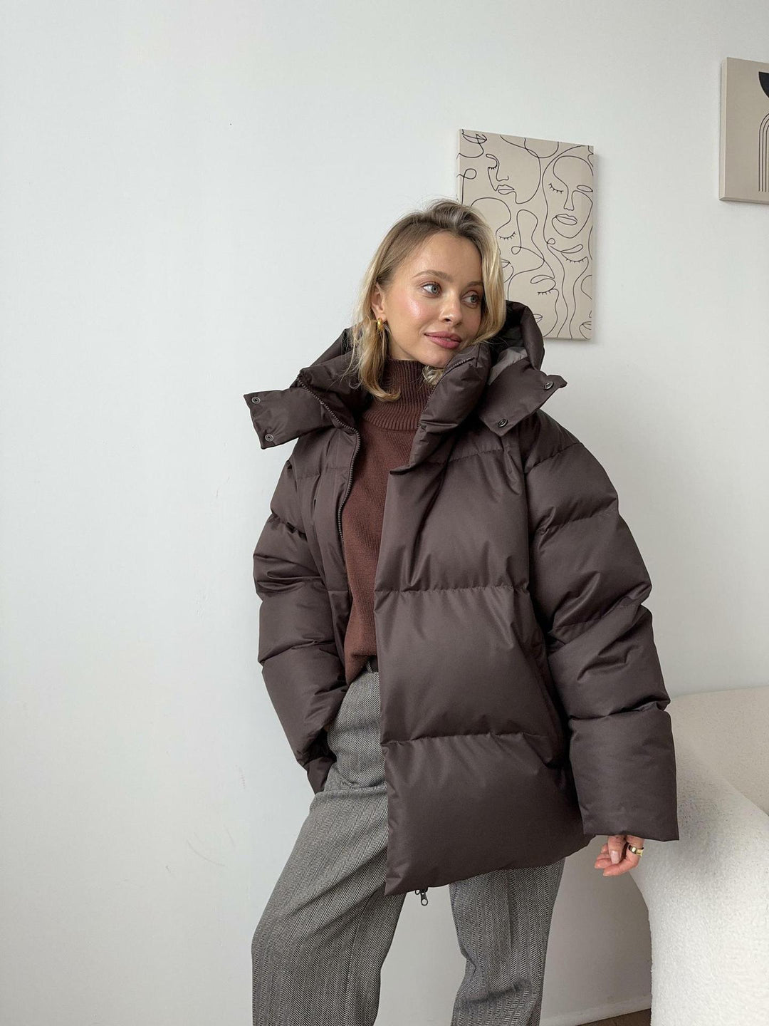 Damen sportliche Daunenjacke mit hohem Kragen und voluminösem Schnitt Heidi-Mode