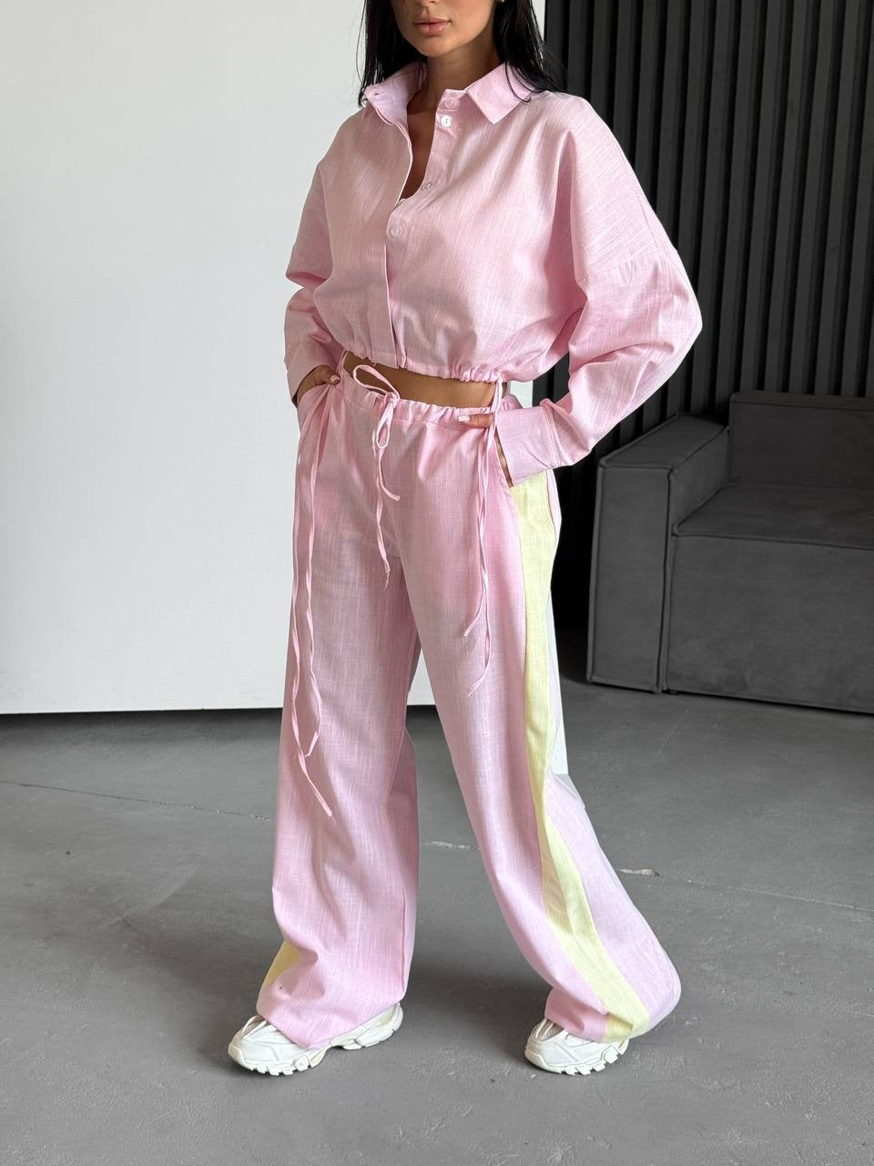 Damen luftiges Loungewear-Set mit Kordelzug und durchgehender Knopfleiste Heidi-Mode
