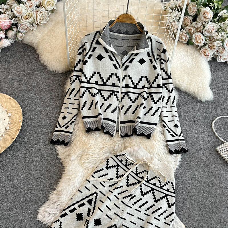 Damen modischer Strickanzug mit geometrischen Mustern Heidi-Mode
