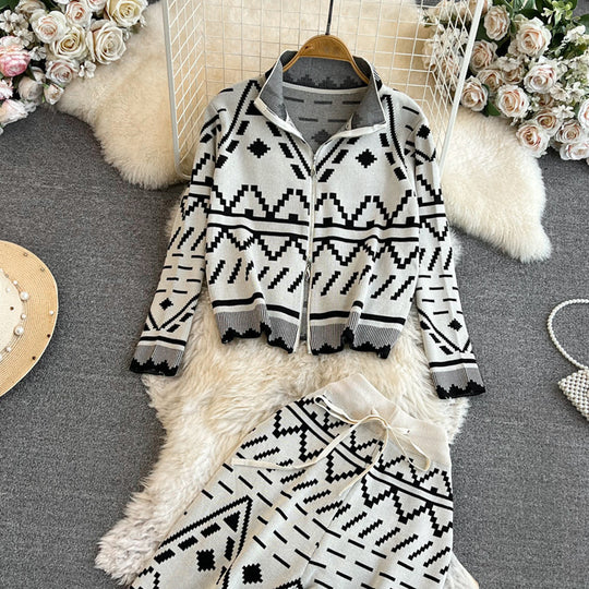 Damen modischer Strickanzug mit geometrischen Mustern Heidi-Mode