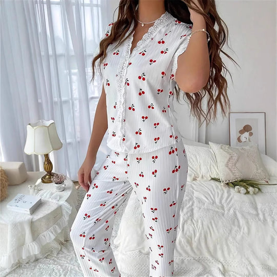 Damen Schlafanzug Set mit verspieltem Kirschmotiv und Spitze Heidi-Mode