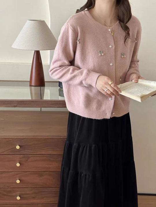 Damen Elegante Strickjacke mit floralen Applikationen Heidi-Mode