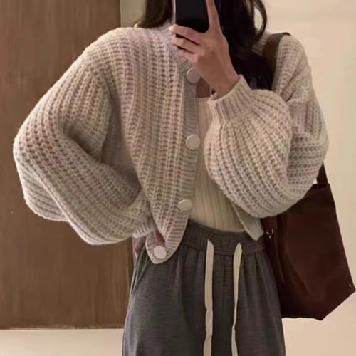 Damen Grobstrickcardigan mit voluminösen Ärmeln und großen Knöpfen Heidi-Mode