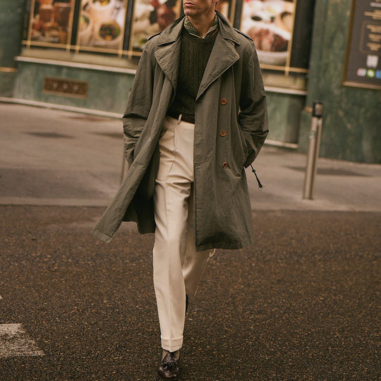 Herren Lange Trenchcoat im klassischen Stil mit praktischen Taschen Heidi-Mode