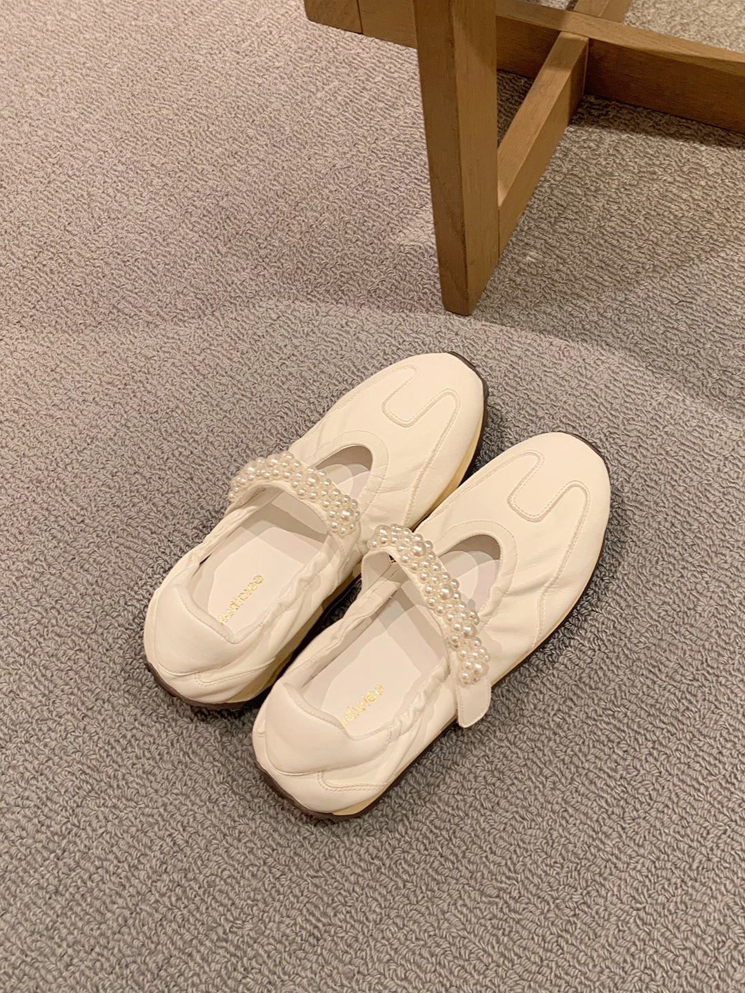 Damen Leder Ballerina Flats mit Perlmutt-Detail Heidi-Mode